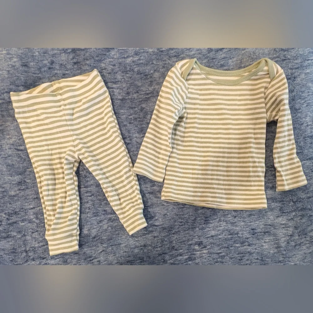 Carter's 6M Green and White Striped Kids Pajamas